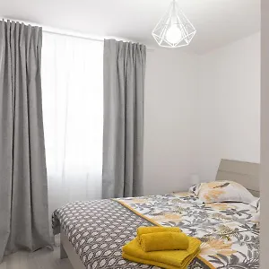 https://yellow-hellow.in-canary-islands.com